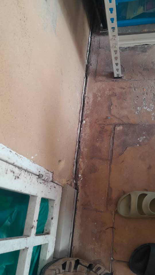 ? KENAPA RETAK DINDING BERLAKU?