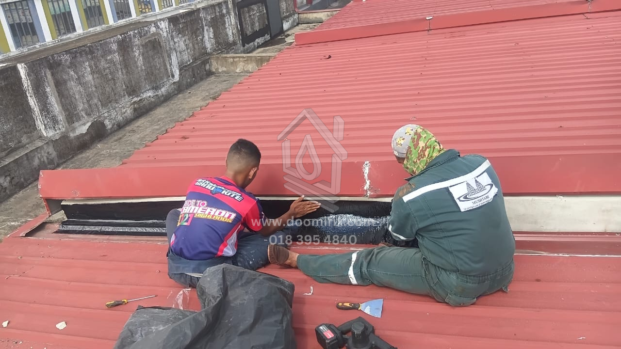 Image for Alhamdulillah 1 Feb 2026, siap job hari ini pemasangan dry fit lining bitumen di site Kerteh. Lepas siap, terus pergi site visit di Kerteh juga - atap bocor dan request untuk buat manhole.