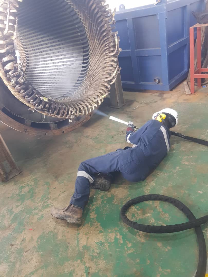 Aktiviti Semalam 4 Feb 2025 di Paka: Dry Ice Blasting untuk Coil Generator