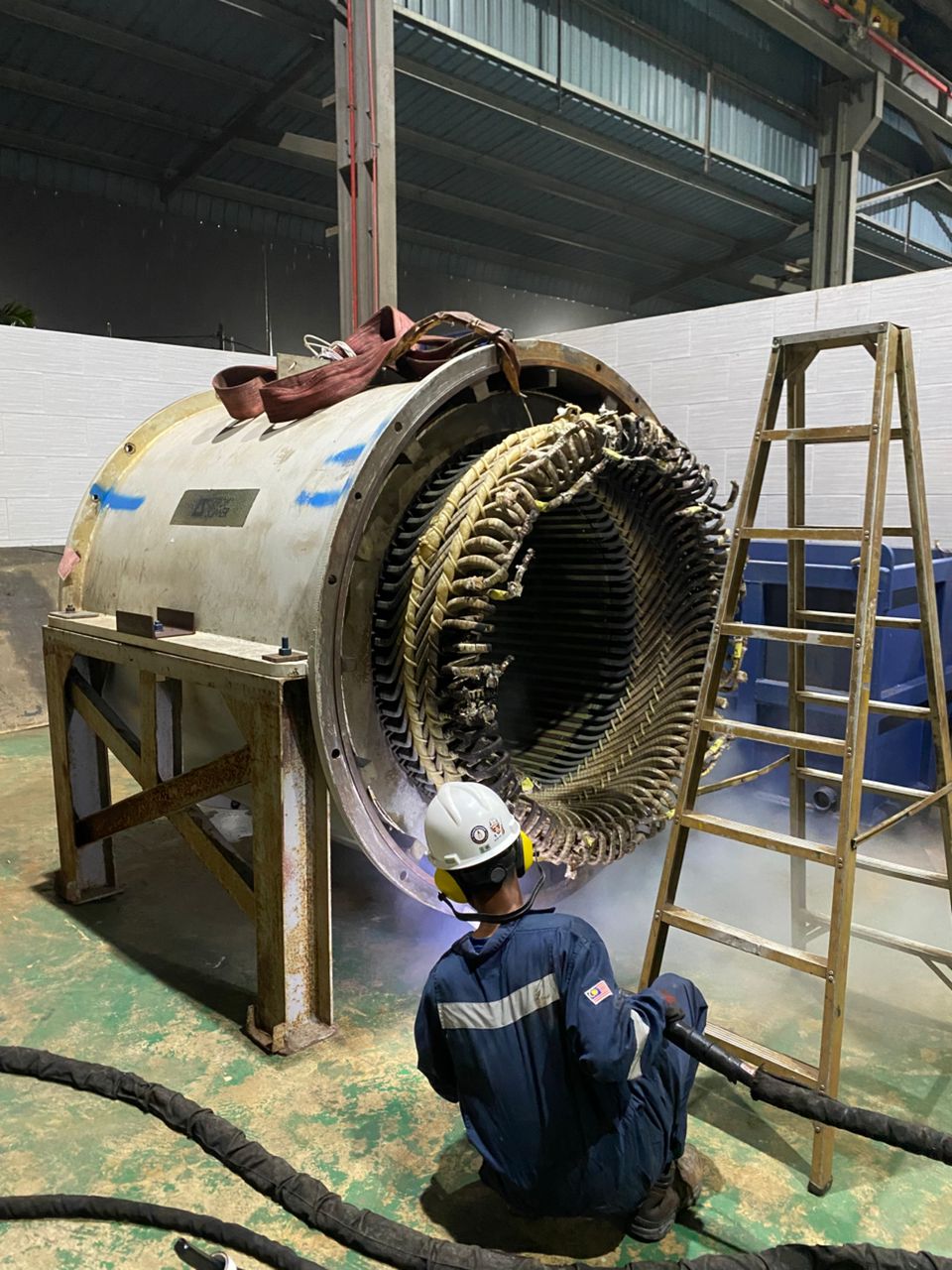Aktiviti Semalam 4 Feb 2025 di Paka: Dry Ice Blasting untuk Coil Generator