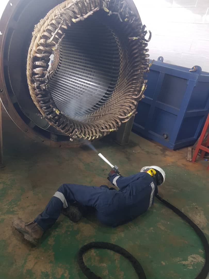 Aktiviti Semalam 4 Feb 2025 di Paka: Dry Ice Blasting untuk Coil Generator