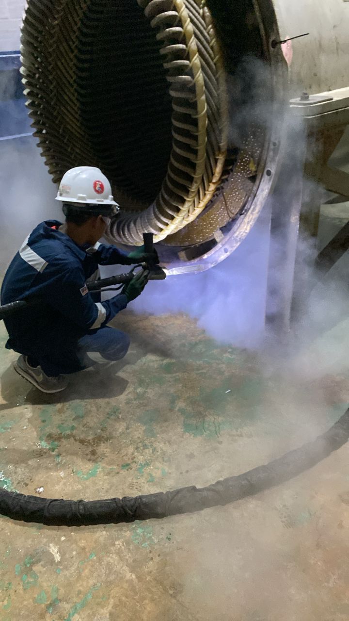Aktiviti Semalam 4 Feb 2025 di Paka: Dry Ice Blasting untuk Coil Generator