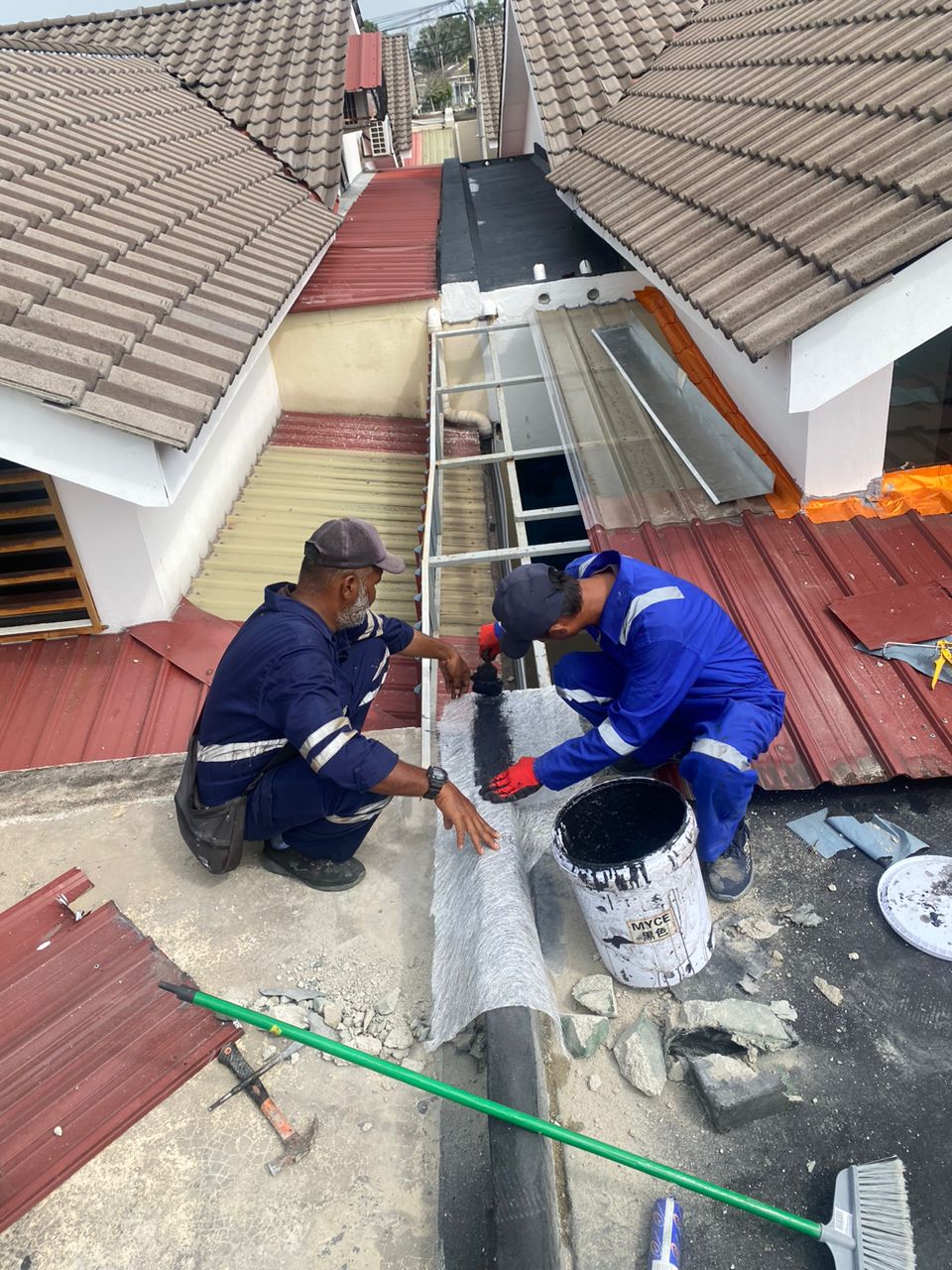 Penyelesaian Kebocoran & Waterproofing Slab Rectification Work